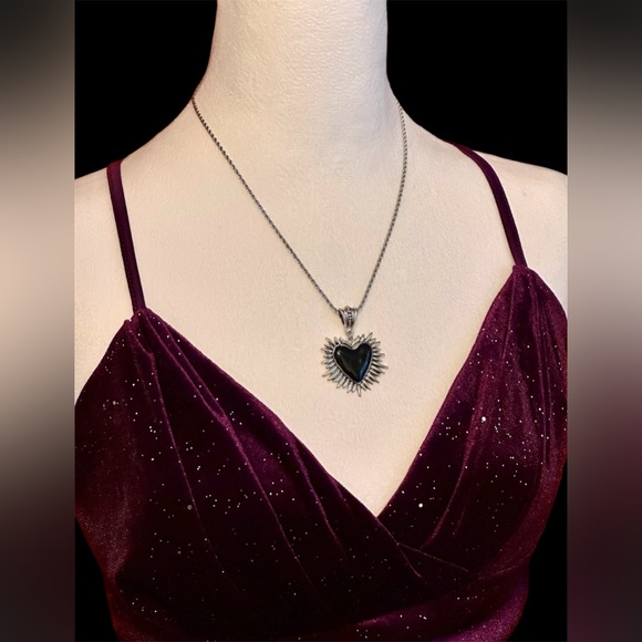 Sacred Heart Necklace Black Heart Silver Necklace Stainless Steel Chain New - Picture 5 of 12